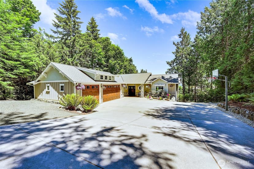 Property photo for 1103 Puget Drive E, Port Orchard photo 2