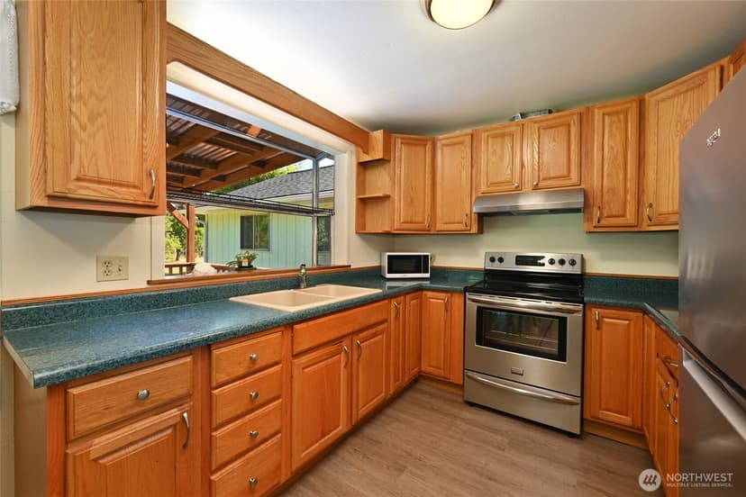 Property photo for 8709 116th Street SW, Lakewood photo 14