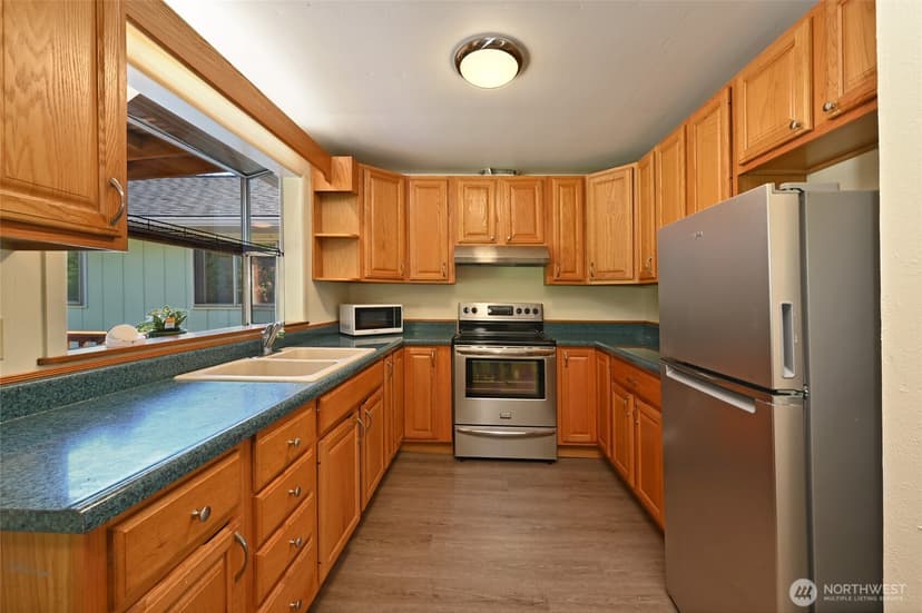 Property photo for 8709 116th Street SW, Lakewood photo 13