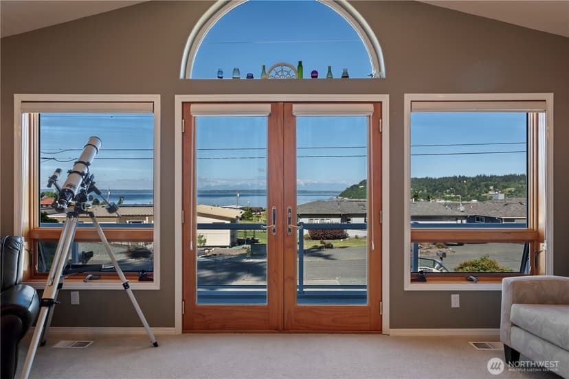 Property photo for 8189 Whidbey Drive, Clinton photo 3