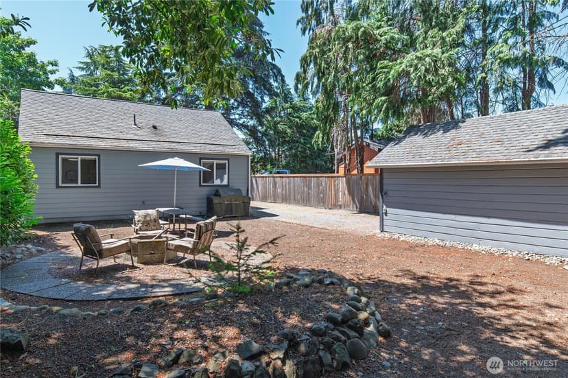 Property photo for 9111 Newgrove Avenue SW, Lakewood photo 24