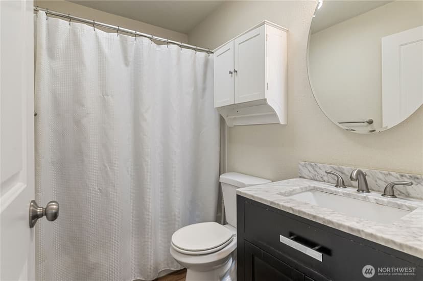 Property photo for 9111 Newgrove Avenue SW, Lakewood photo 17