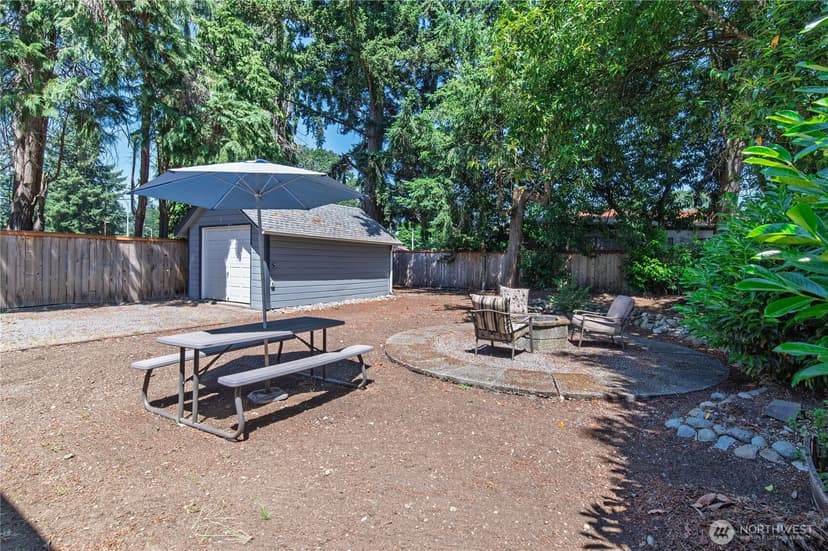 Property photo for 9111 Newgrove Avenue SW, Lakewood photo 23