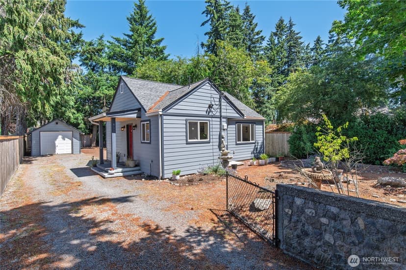 Property photo for 9111 Newgrove Avenue SW, Lakewood photo 19