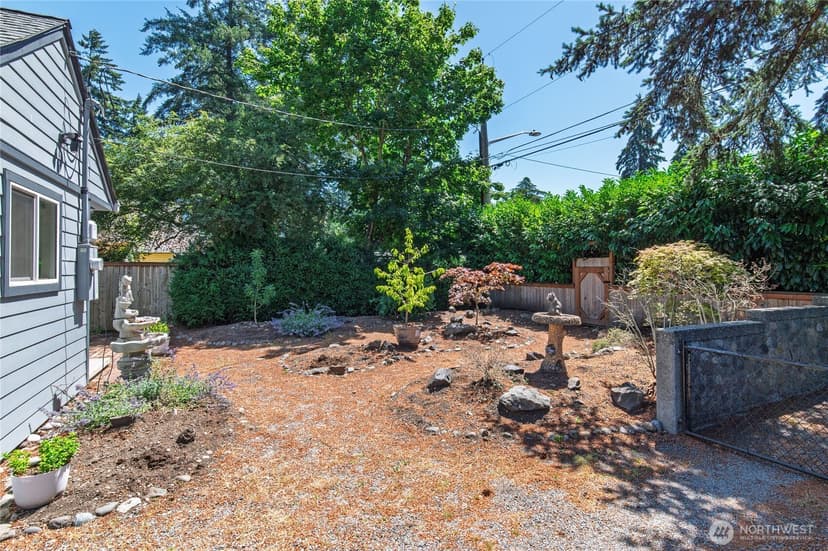 Property photo for 9111 Newgrove Avenue SW, Lakewood photo 25