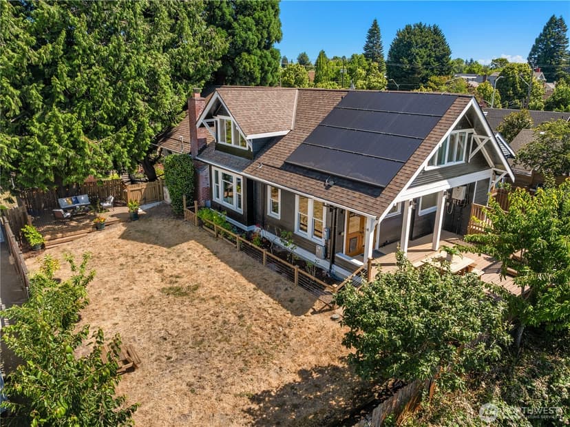 Property photo for 907 NE 72nd Street, Seattle
