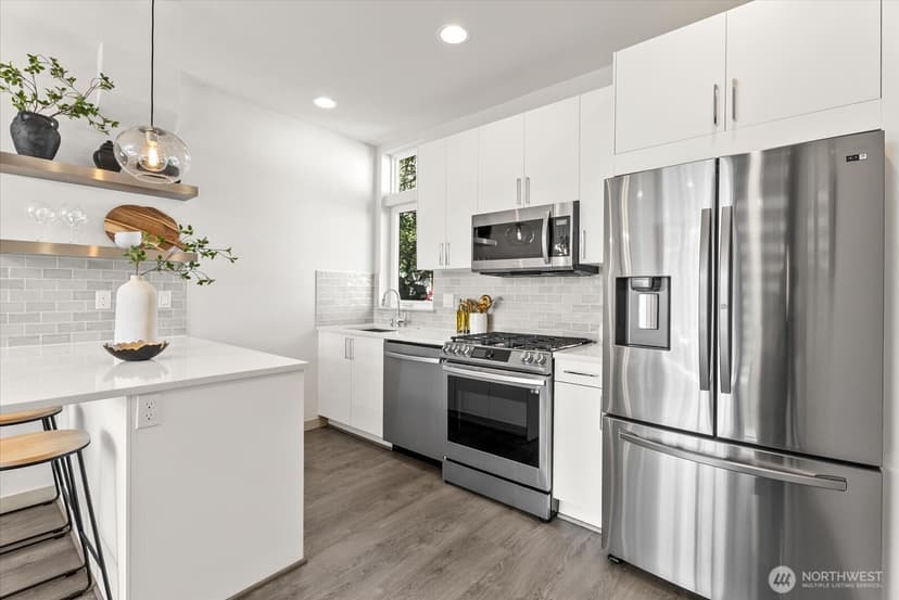 Property photo for 966 N Allen Place, Seattle photo 18