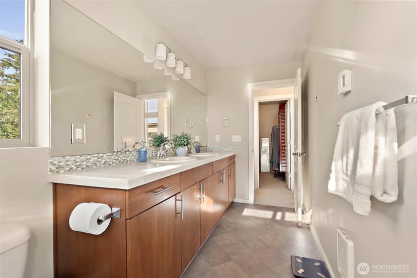 Property photo for 347 Chelan Avenue NE, Renton photo 19