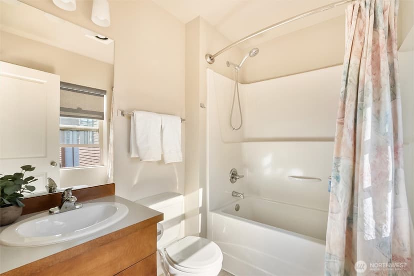 Property photo for 347 Chelan Avenue NE, Renton photo 23