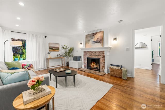 Property photo for 13203 2nd Avenue NW, Seattle photo 4
