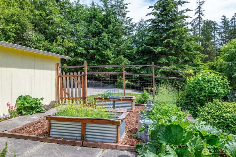 Property photo for 5220 Lakeside Drive, Langley photo 34
