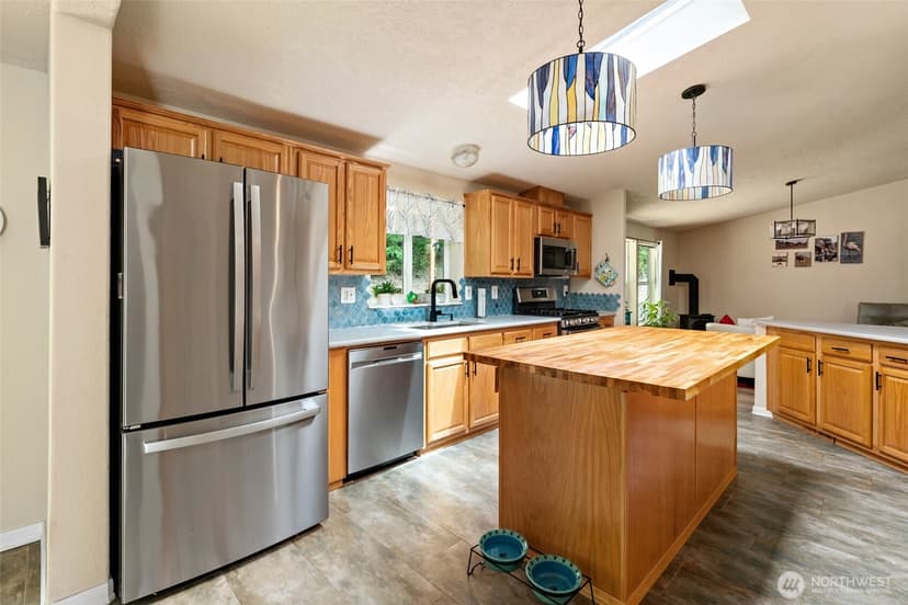 Property photo for 5220 Lakeside Drive, Langley photo 15