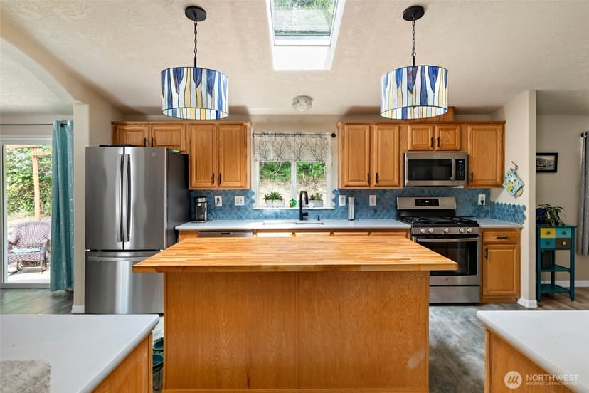 Property photo for 5220 Lakeside Drive, Langley photo 13