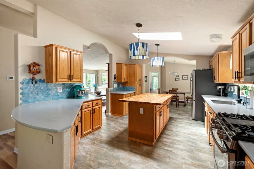 Property photo for 5220 Lakeside Drive, Langley photo 16