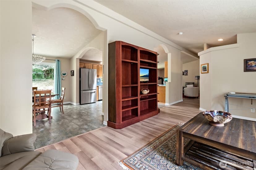 Property photo for 5220 Lakeside Drive, Langley photo 12