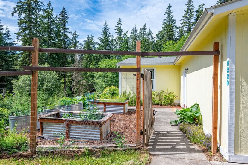 Property photo for 5220 Lakeside Drive, Langley photo 38