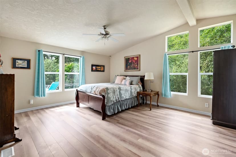 Property photo for 5220 Lakeside Drive, Langley photo 23