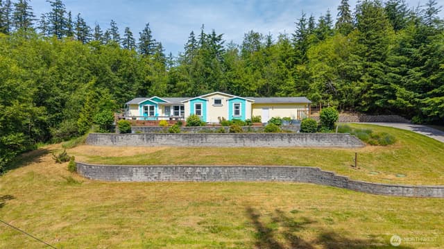 Property photo for 5220 Lakeside Drive, Langley photo 3