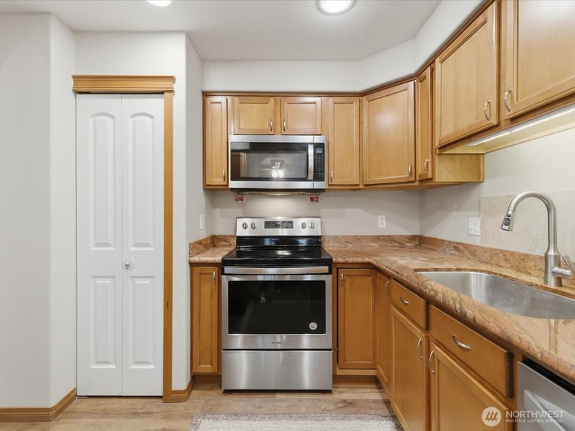 Property photo for 20414 26th Avenue W #L2, Lynnwood photo 8
