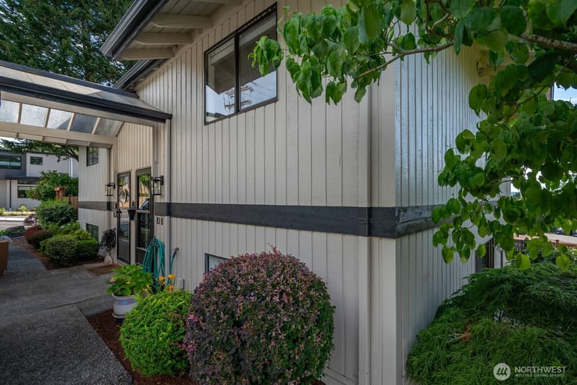 Property photo for 10 18th Ave #10B, Kirkland photo 2