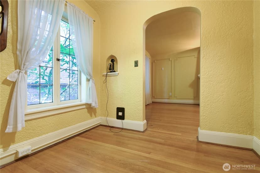 Property photo for 1101 17th Avenue #207, Seattle photo 8