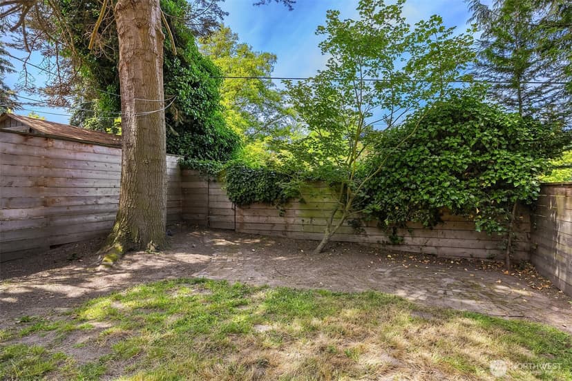Property photo for 2537 2nd Avenue W, Seattle photo 36