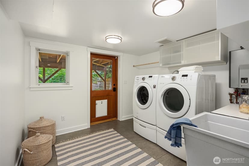 Property photo for 2537 2nd Avenue W, Seattle photo 30