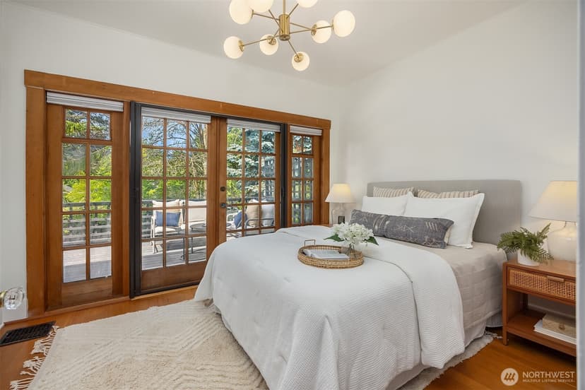 Property photo for 2537 2nd Avenue W, Seattle photo 18