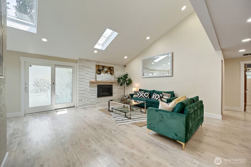 Property photo for 11914 NE 148th Street, Kirkland photo 5