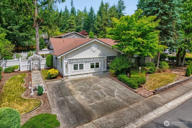Property photo for 11914 NE 148th Street, Kirkland photo 2