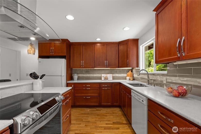Property photo for 2507 Vashon Court NE, Renton photo 11