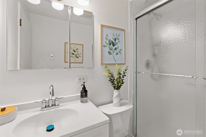 Property photo for 2507 Vashon Court NE, Renton photo 16