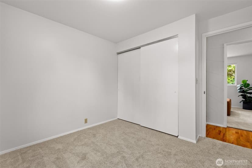 Property photo for 2507 Vashon Court NE, Renton photo 27