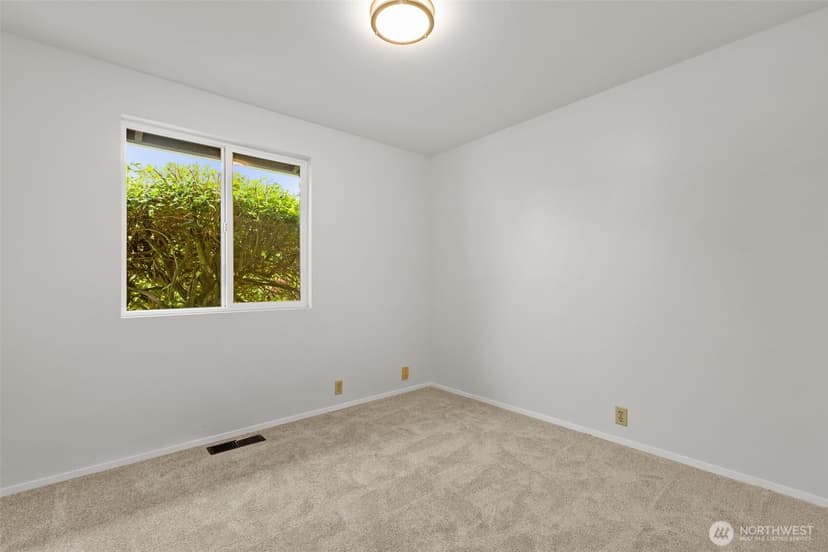 Property photo for 2507 Vashon Court NE, Renton photo 28