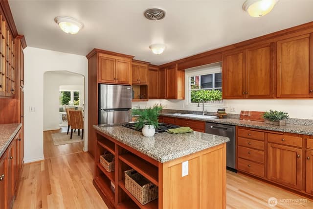 Property photo for 2852 NW 62nd Street, Seattle photo 3