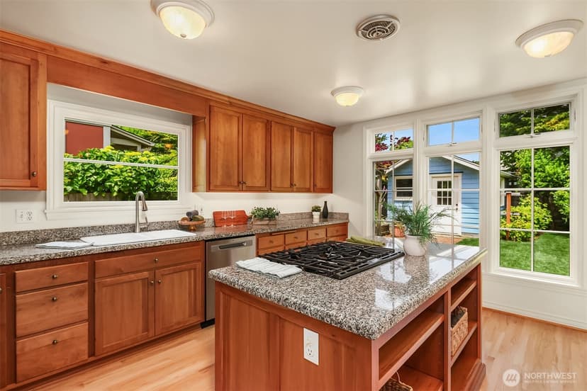 Property photo for 2852 NW 62nd Street, Seattle photo 2