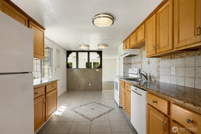 Property photo for 23516 20th Avenue W, Bothell photo 12