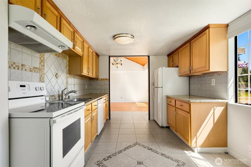 Property photo for 23516 20th Avenue W, Bothell photo 16