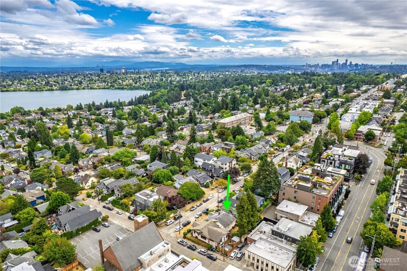 Property photo for 6823 Phinney Avenue N, Seattle photo 5