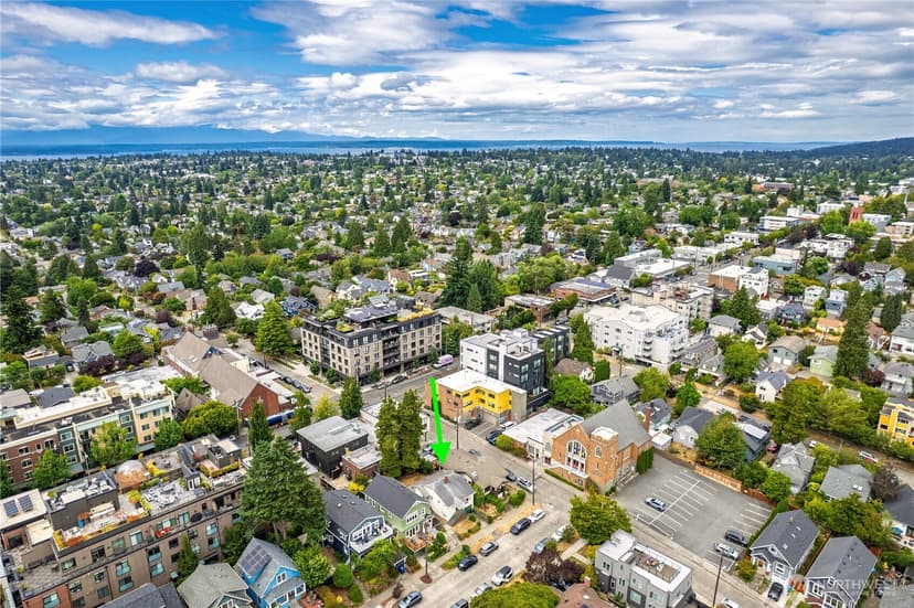 Property photo for 6823 Phinney Avenue N, Seattle photo 8