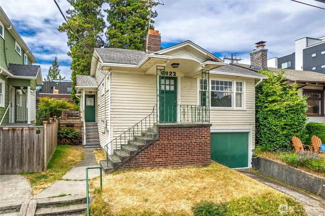 Property photo for 6823 Phinney Avenue N, Seattle