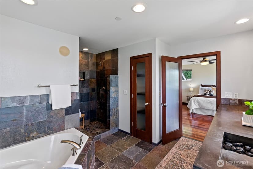 Property photo for 1709 Shorewood Drive, Bremerton photo 27