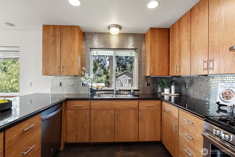 Property photo for 1709 Shorewood Drive, Bremerton photo 11