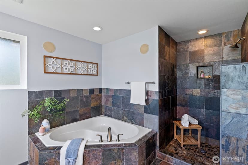 Property photo for 1709 Shorewood Drive, Bremerton photo 25