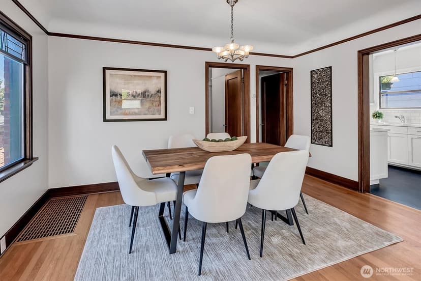 Property photo for 2714 Queen Anne Avenue N, Seattle photo 12