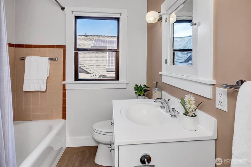 Property photo for 2714 Queen Anne Avenue N, Seattle photo 22