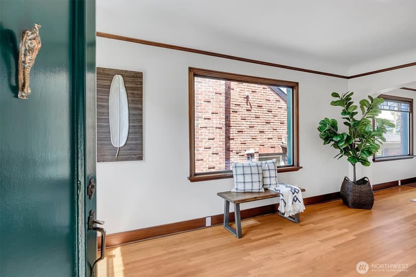Property photo for 2714 Queen Anne Avenue N, Seattle photo 6
