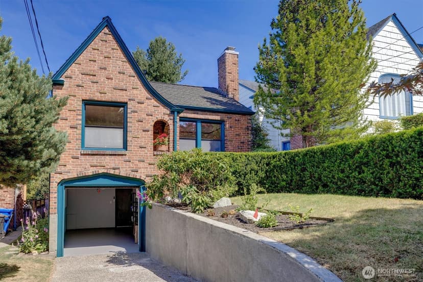Property photo for 2714 Queen Anne Avenue N, Seattle photo 2