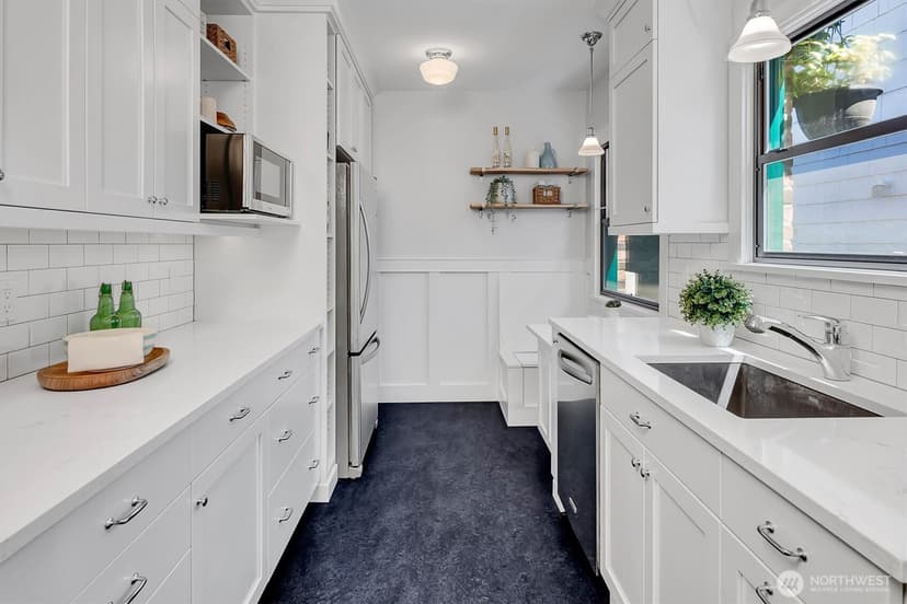 Property photo for 2714 Queen Anne Avenue N, Seattle photo 15
