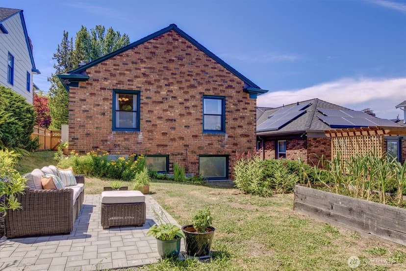 Property photo for 2714 Queen Anne Avenue N, Seattle photo 31